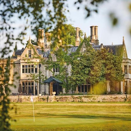 Foxhills Club & Resort Ottershaw Exterior photo