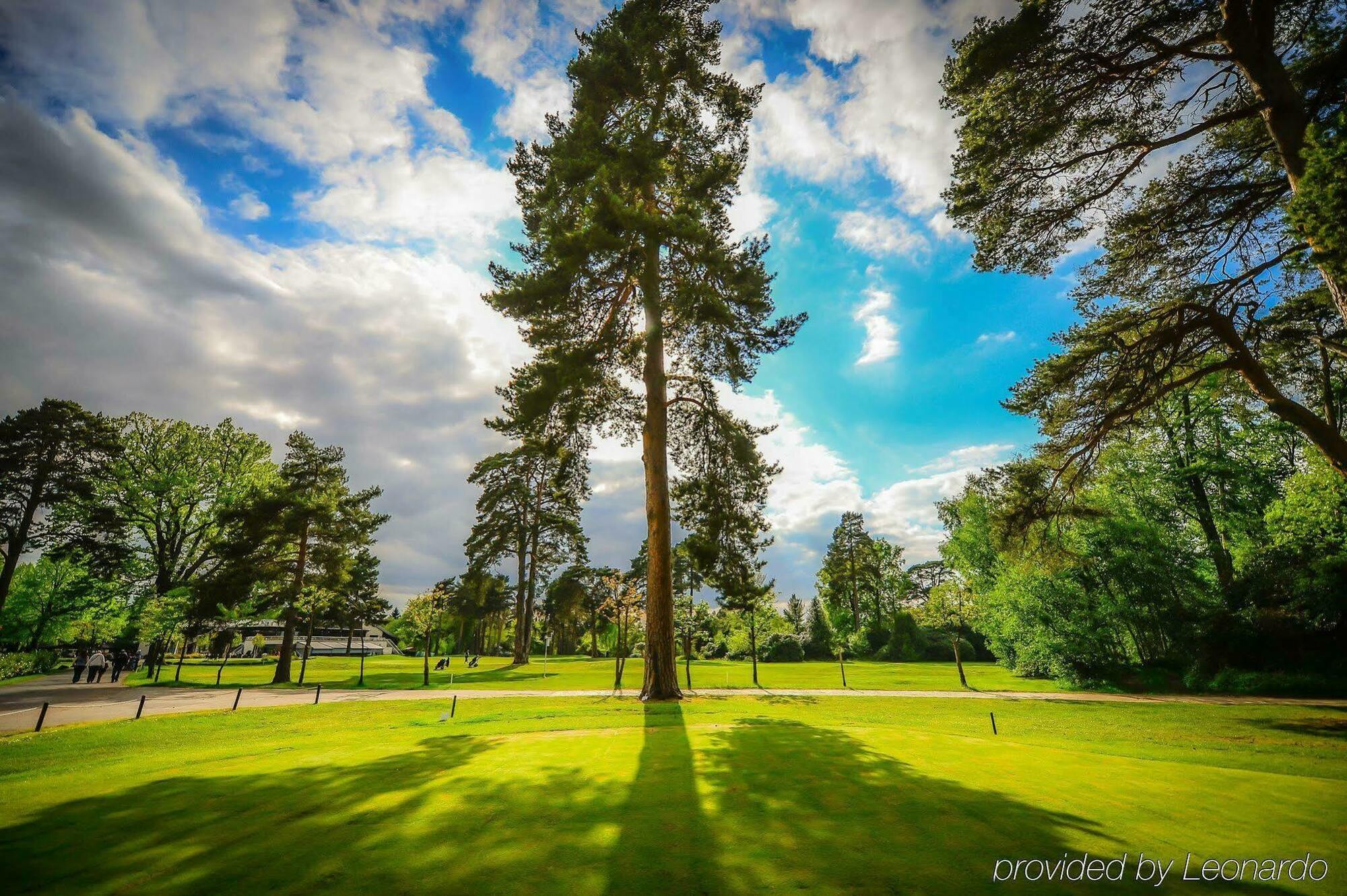 Foxhills Club & Resort Ottershaw Exterior photo